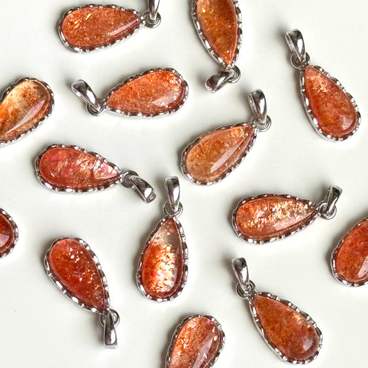 HQ Golden Sunstone Pendant Necklace