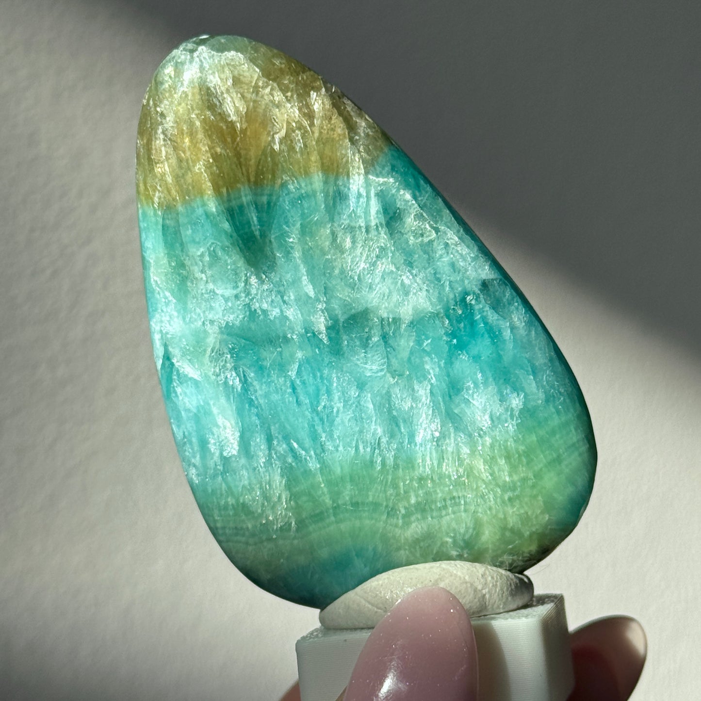 polished blue green brucite freeform