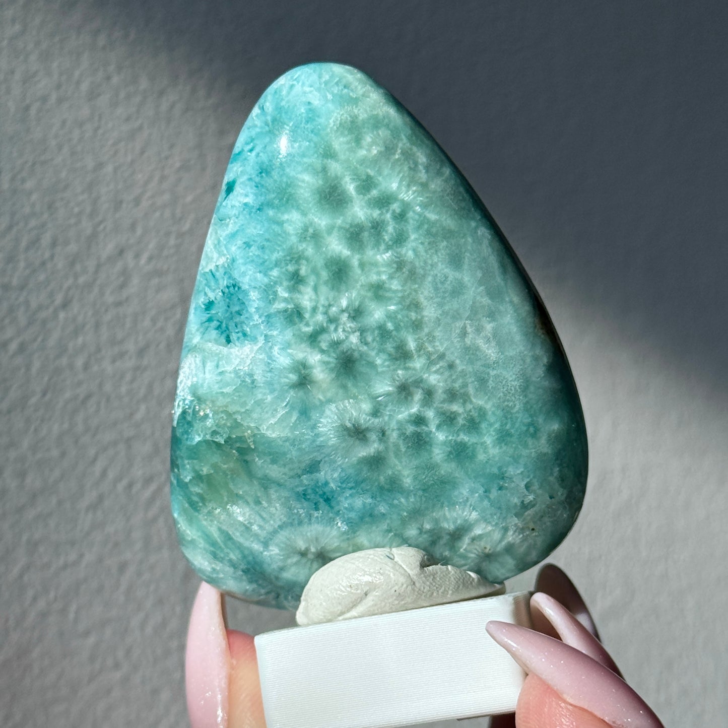 polished blue green brucite freeform