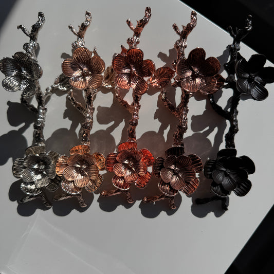 Double Flower Metal Sphere Stand