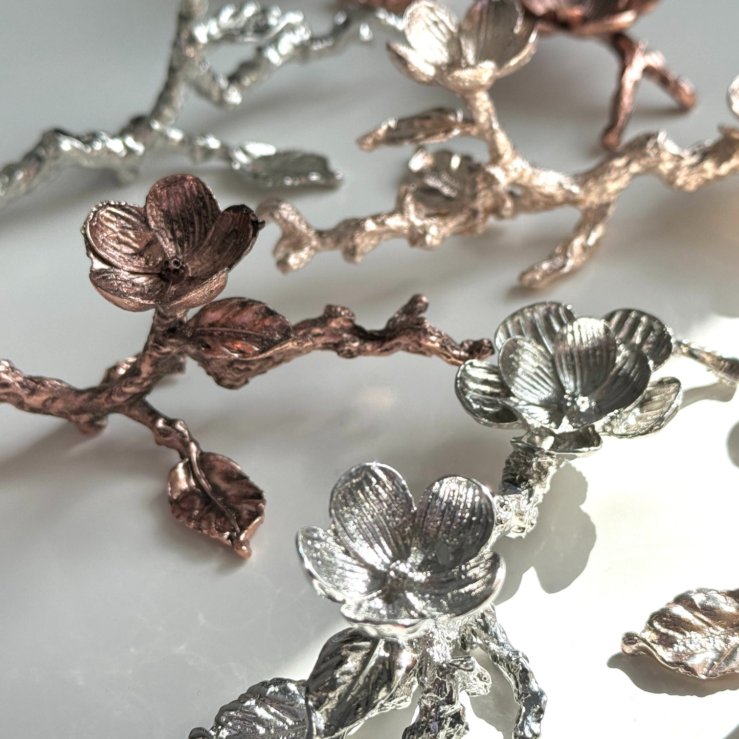 Double Flower Metal Sphere Stand