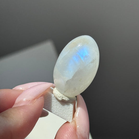gem rainbow moonstone shiva