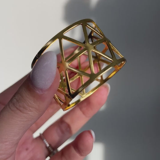 Metal Sphere Stand