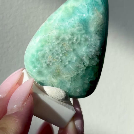 polished blue green brucite freeform